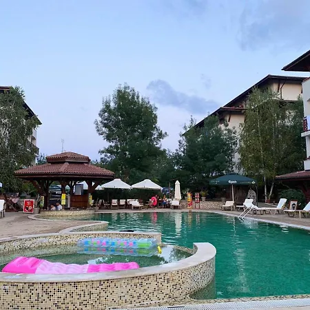 Ξενοδοχείο με διαμερίσματα Mm Complex Πριμόρσκο