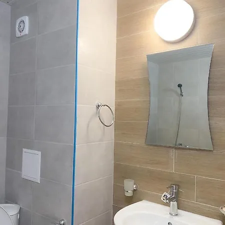Ξενοδοχείο με διαμερίσματα Mm Complex 2*