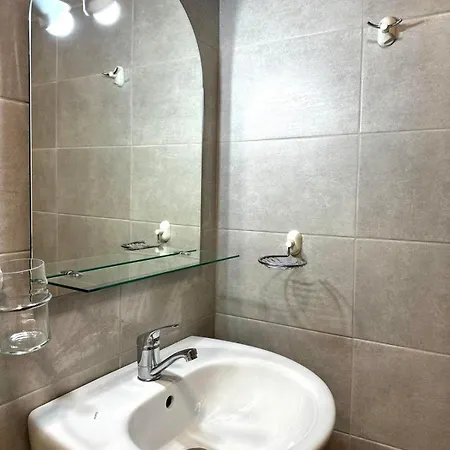 Ξενοδοχείο με διαμερίσματα Mm Complex 2*
